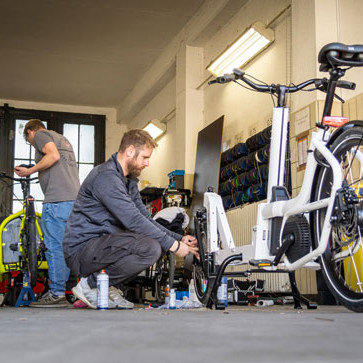Innenansicht der MODES Fahrradwerkstatt für gewerbliche Cargobikes und Van Raam Räder