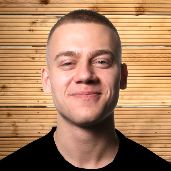MODES Mitarbeiterfoto Alexi