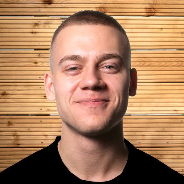 MODES Mitarbeiterfoto Alexi
